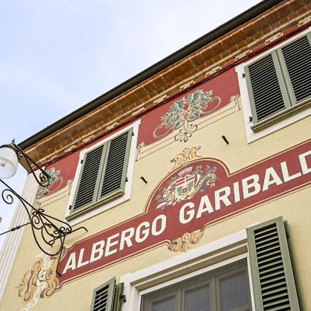 Albergo Ristorante Garibaldi Cisterna dʼAsti Екстериор снимка