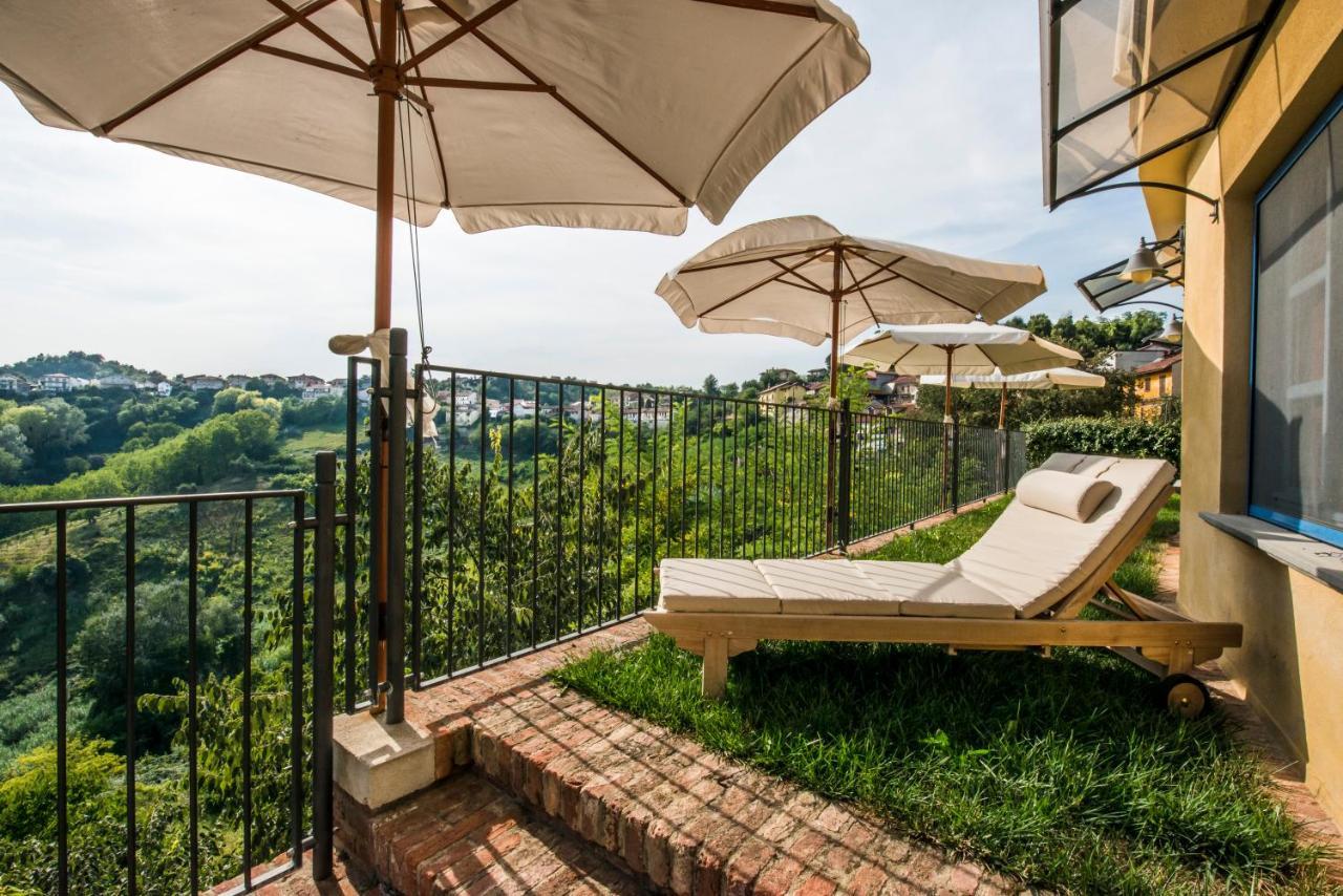 Albergo Ristorante Garibaldi Cisterna dʼAsti Екстериор снимка