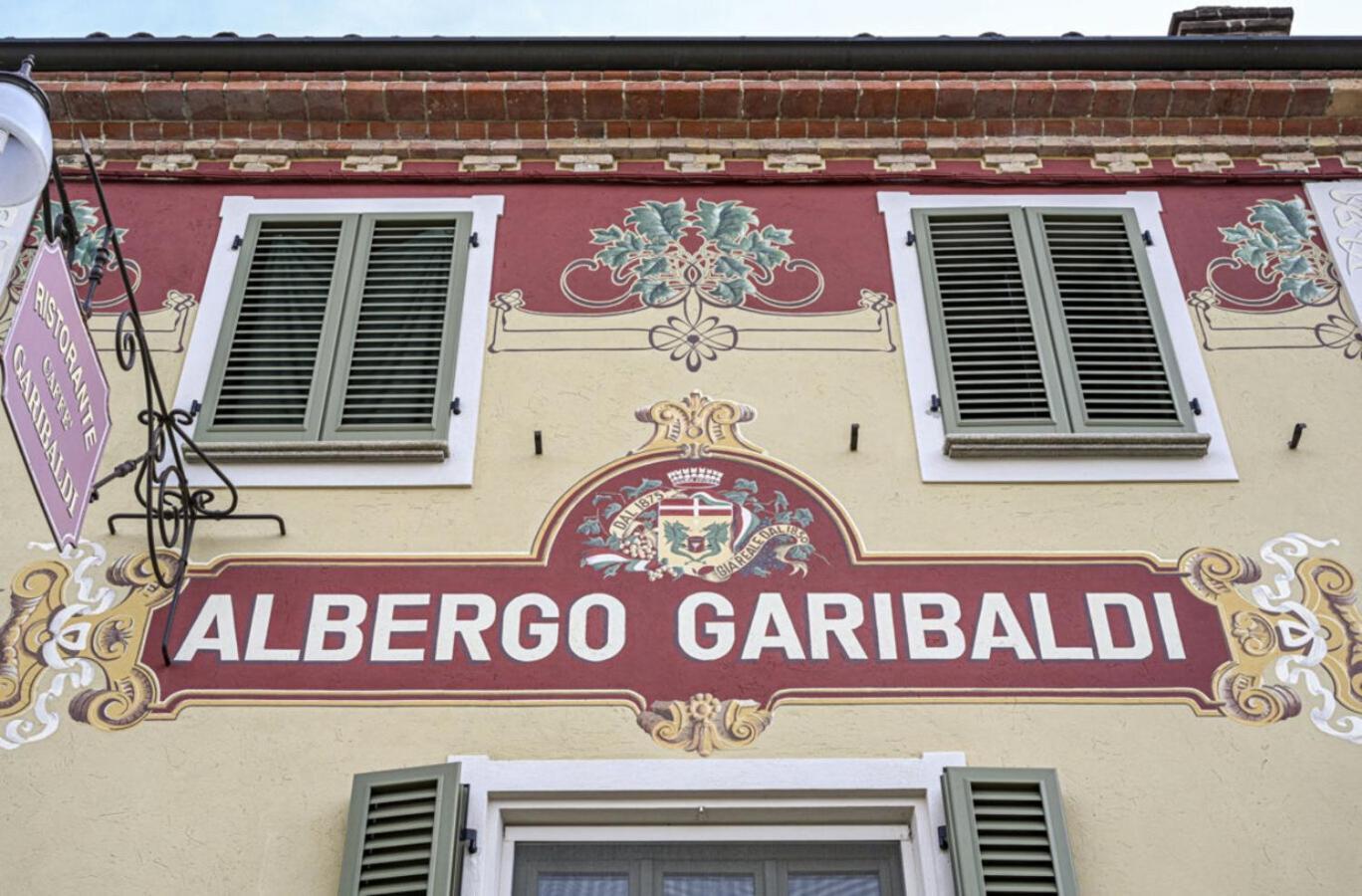 Albergo Ristorante Garibaldi Cisterna dʼAsti Екстериор снимка