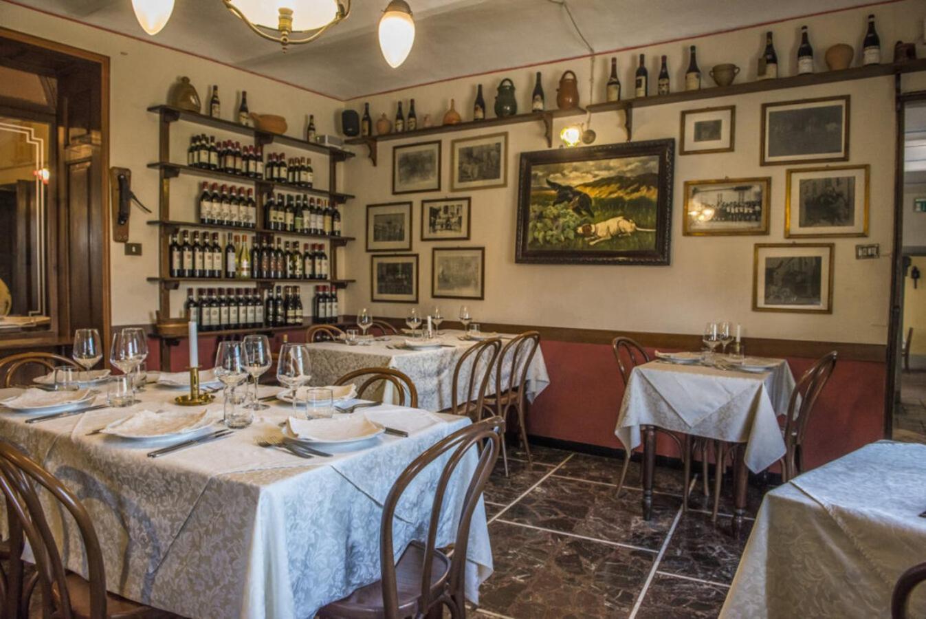 Albergo Ristorante Garibaldi Cisterna dʼAsti Екстериор снимка