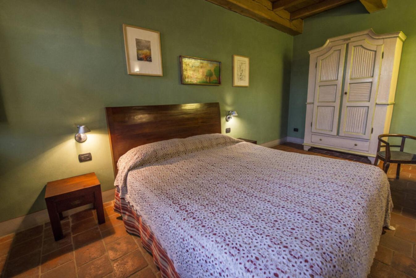 Albergo Ristorante Garibaldi Cisterna dʼAsti Екстериор снимка
