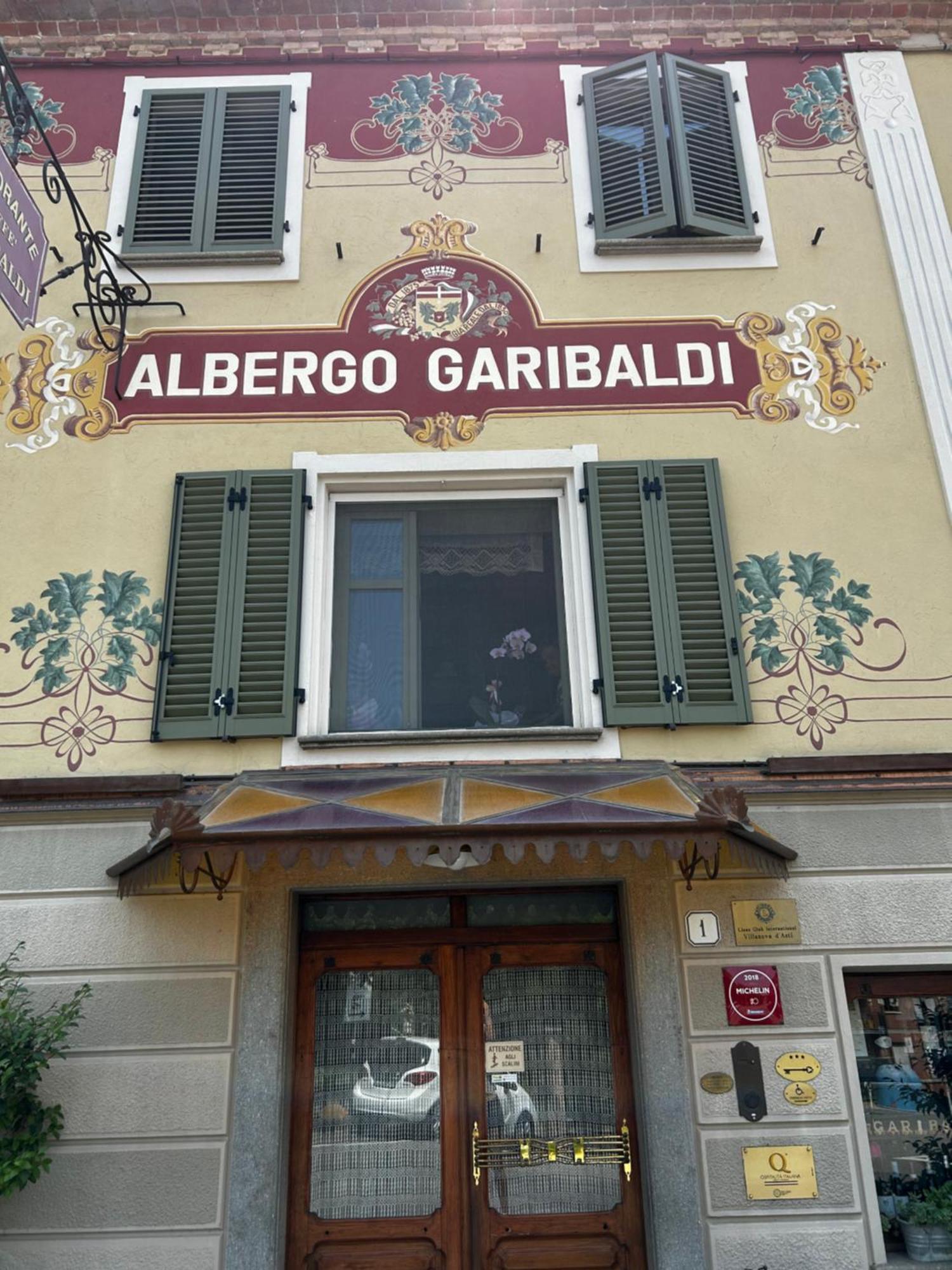 Albergo Ristorante Garibaldi Cisterna dʼAsti Екстериор снимка