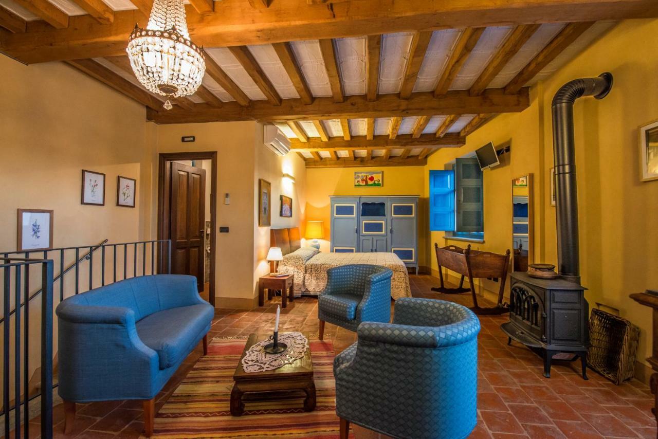 Albergo Ristorante Garibaldi Cisterna dʼAsti Екстериор снимка