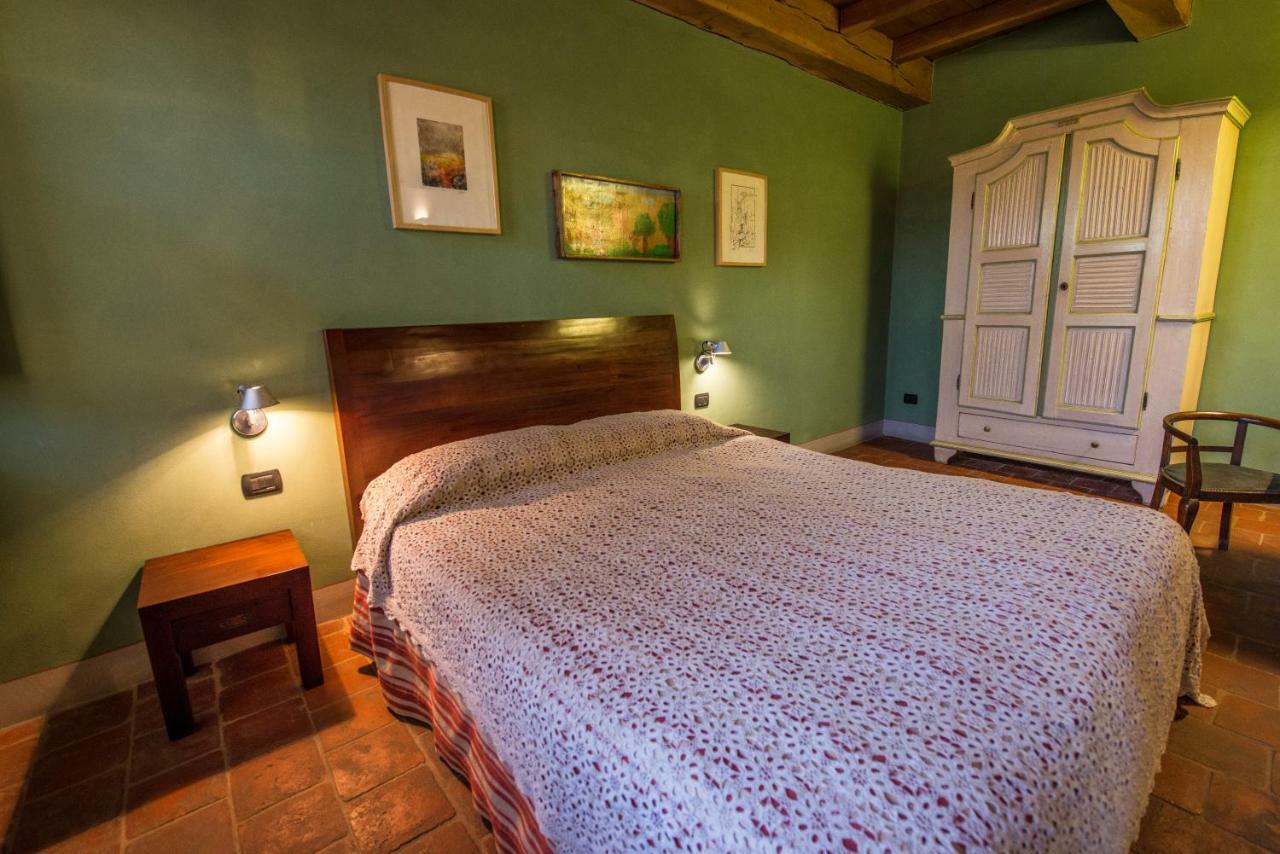 Albergo Ristorante Garibaldi Cisterna dʼAsti Екстериор снимка