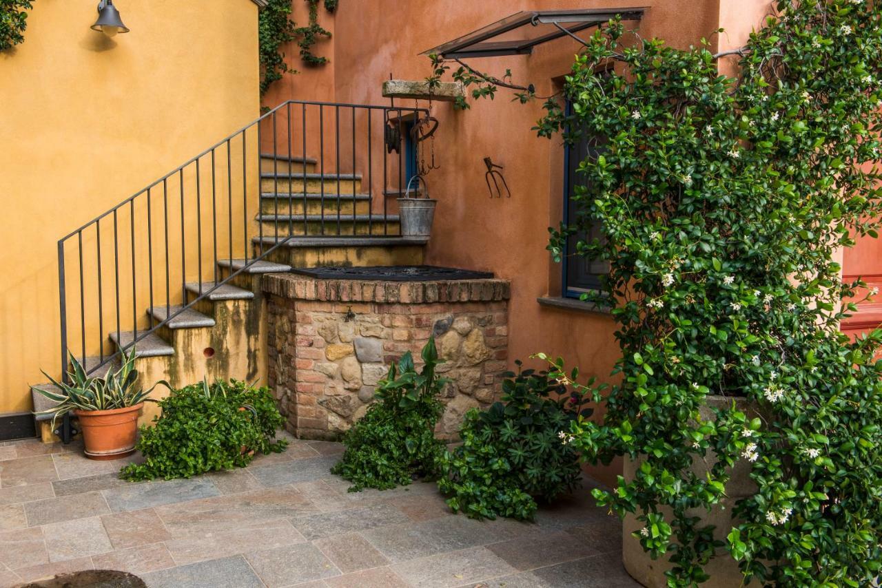 Albergo Ristorante Garibaldi Cisterna dʼAsti Екстериор снимка