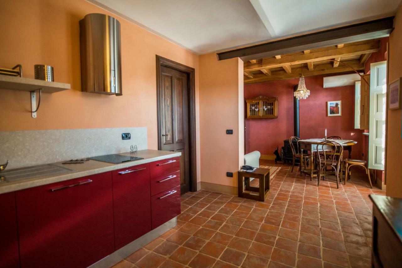 Albergo Ristorante Garibaldi Cisterna dʼAsti Екстериор снимка