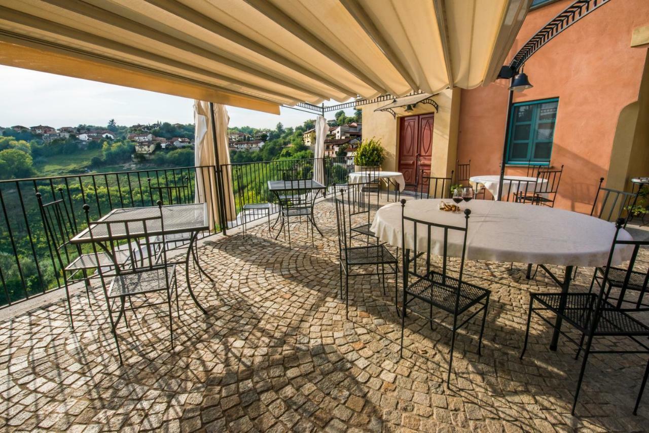 Albergo Ristorante Garibaldi Cisterna dʼAsti Екстериор снимка