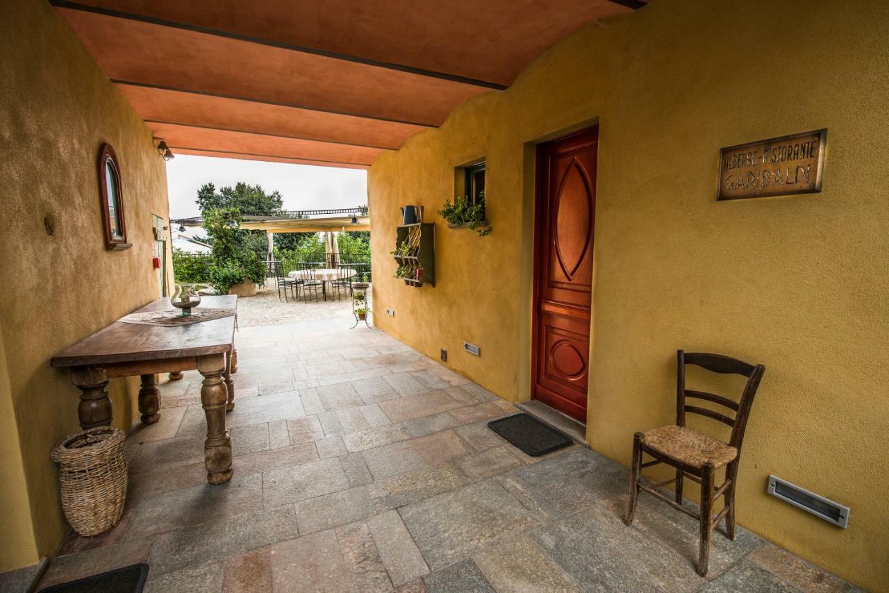 Albergo Ristorante Garibaldi Cisterna dʼAsti Екстериор снимка