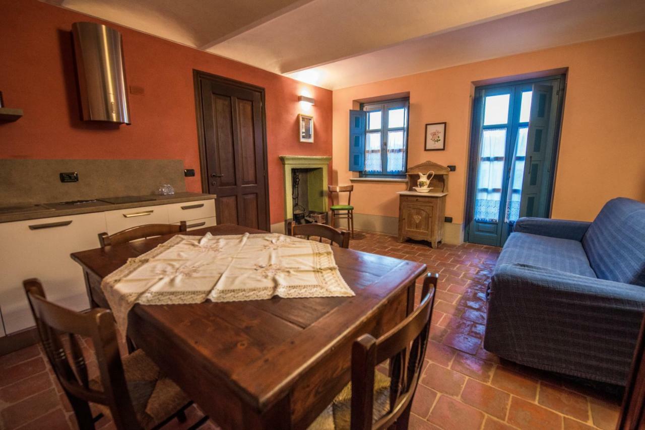 Albergo Ristorante Garibaldi Cisterna dʼAsti Екстериор снимка