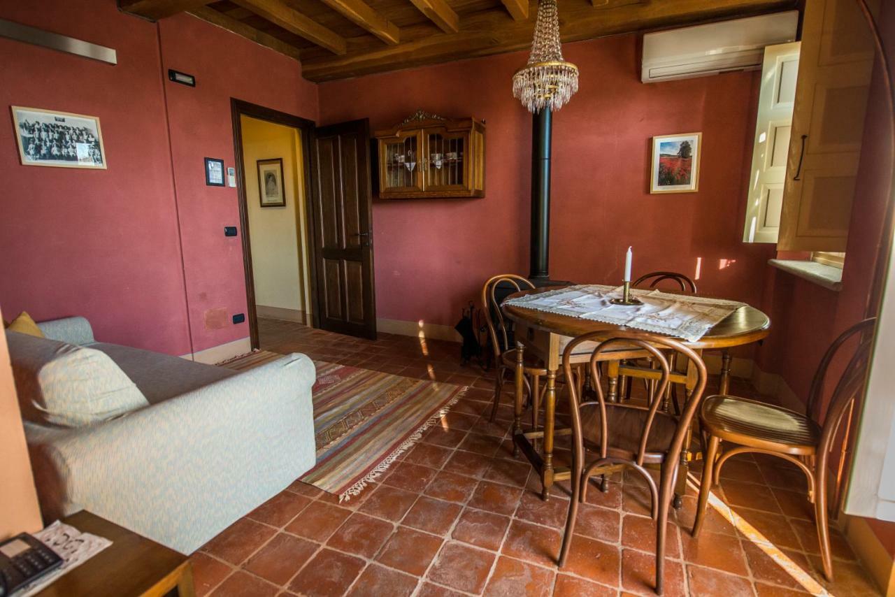 Albergo Ristorante Garibaldi Cisterna dʼAsti Екстериор снимка