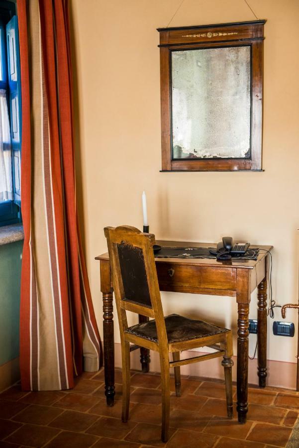 Albergo Ristorante Garibaldi Cisterna dʼAsti Екстериор снимка