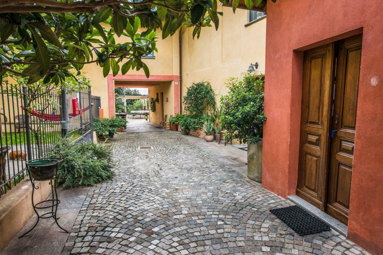 Albergo Ristorante Garibaldi Cisterna dʼAsti Екстериор снимка